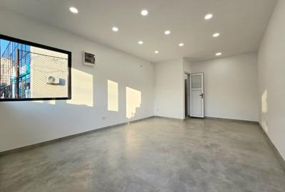Spatiu comercial central Balotesti, 21.3 mp, curte 25mp, complet renovat - 7