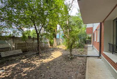 Apartament 3 camere, parter, 46mp + curte proprie 30mp — Sector 2, vis-a-vis de - 8
