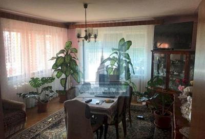 Ap 4 camere decomandat - zona Aurel Vlaicu - 4
