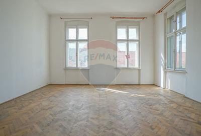 De vânzare, imobil reprezentativ / parțial, strada De Mijloc! - 6