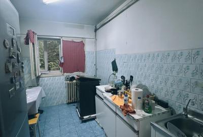 Dristor Rm Sarat/ Calea Vitan 2Bai 75mp Utili Spatios Balcon 10mp 3Cam  Vanzare - 2