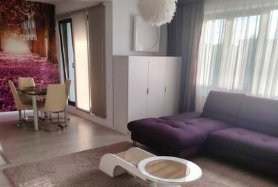 Apartament cu 2 camere semidecomandat, mobilat în P-ța Alba Iulia