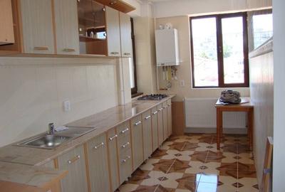 Apartament cu 3 camere decomandat, mobilat în Domenii