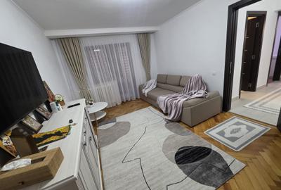 Vand apartament 2 camere decomandat et.1 Simeria - 1