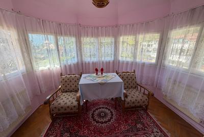 Vilă istorică de vânzare  Castel Aura Buzescu Bușteni  str. Victoriei nr. 11 - 43