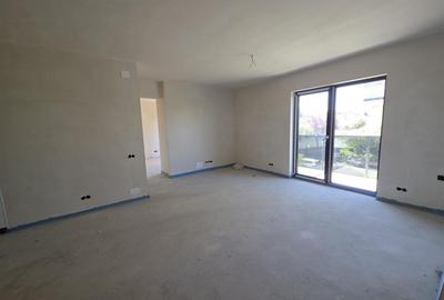 Apartament cu 3 camere semidecomandat în Mărăști
