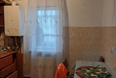 Apartament 2 camere zona Donici , etajul 2 , decomandat - 5