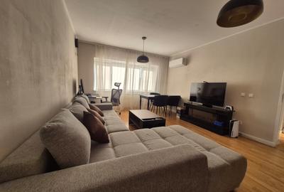 Apartament cu 3 camere decomandat în Canta