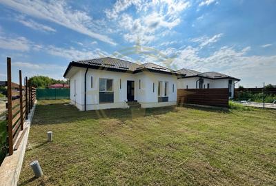 Casă cu 3 camere în Crevedia