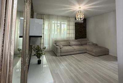 Apartament cu 3 camere decomandat în Păcii