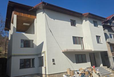 Vand apartament cu 3 camere in Deva, in Vila cu 3 apartamente la etaj 2, - 1