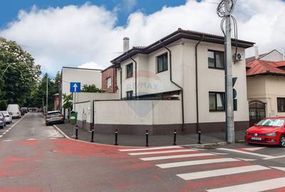 Casă / Vilă cu 5 camere de vanzare în zona Domenii, langa metrou - 1