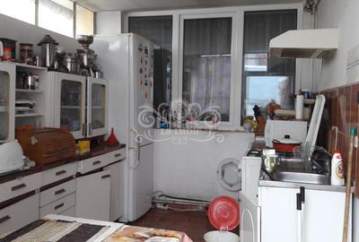 Vand casa cu 3 apartamente Brasovul Vechi, Blumana ideala pentru clinica. - 9