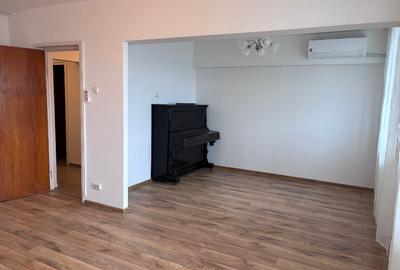 Apartament cu 3 camere decomandat în Pantelimon