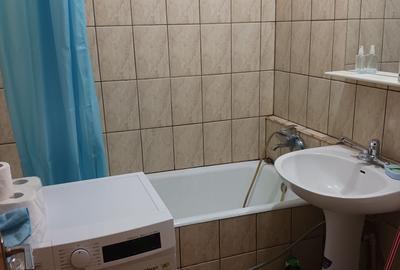Garsoniera intre Lujerului si Gorjului, etaj 2, balcon, libera - 6