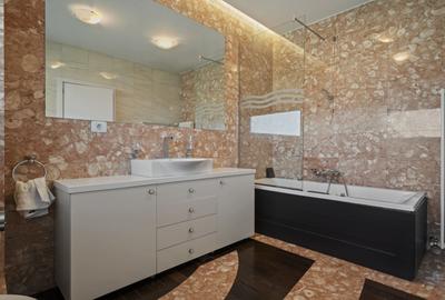 O casa frumoasa construita cu materiale premium - 6