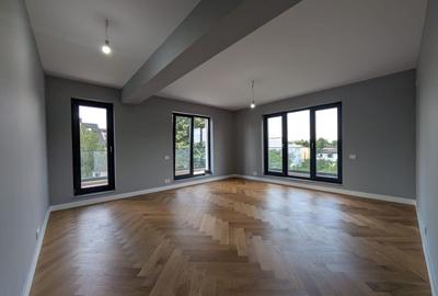 Apartament cu 3 camere decomandat în Băneasa