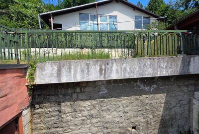 De vanzare spatiu comercial - COMARNIC la DN1 - 33