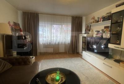 Apartament cu 4 camere decomandat, mobilat în Central