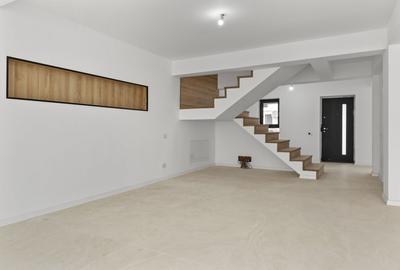 Vilă cu Design Distinct și Locație Excelentă - 2