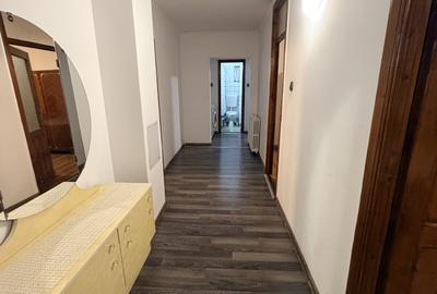 Apartament cu 4 camere decomandat, mobilat în 1 Mai