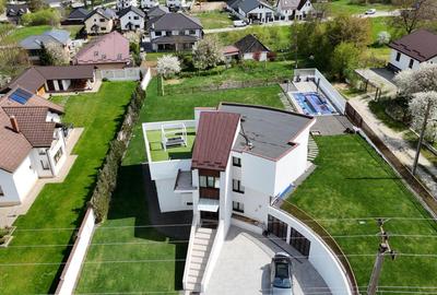 Vila de lux 5 camere +1500mp teren Cisnadie - 1