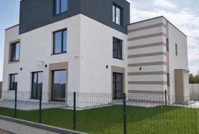 Duplex cu 5 camere în Săftica