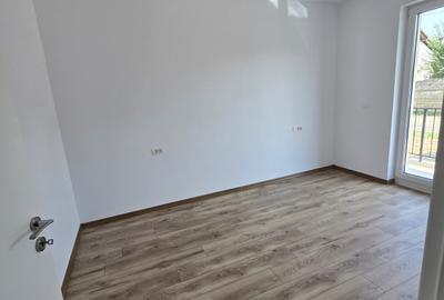 Apartament cu 3 camere decomandat în Giroc