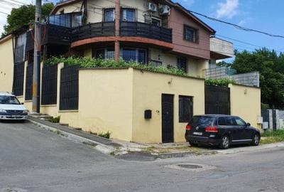 Casă cu 5 camere în Central