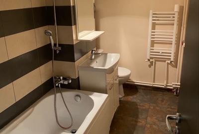 Apartament cu 2 camere semidecomandat în Podu Roș