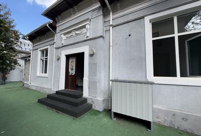 Casă individuală cu 10 camere în Timpuri Noi