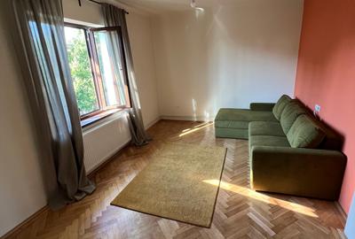 Apartament cu 2 camere în Complex Studențesc