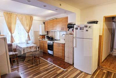 Apartament cu 3 camere decomandat, mobilat în Semicentral