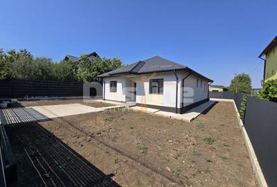 Casă individuală cu 4 camere în Breazu