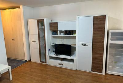 Garsonieră decomandată, mobilată în Vitan