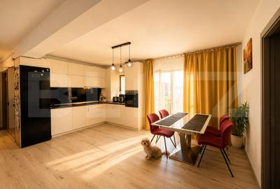 Apartament cu 3 camere semidecomandat, mobilat în Florești