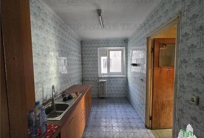 Apartament cu 3 camere in Cartierul Drumul Taberei, sector 6, langa metrou Valea - 10