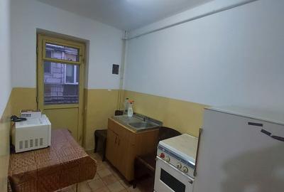 2 camere Negru Vodă / Spitalul Militar , Decomandat / finisaje clasice - 11