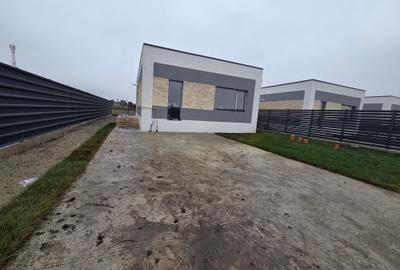 Casa individuala cu teren 250mp , 3 camere - 4