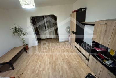 Apartament cu 3 camere semidecomandat în Dâmbu Pietros