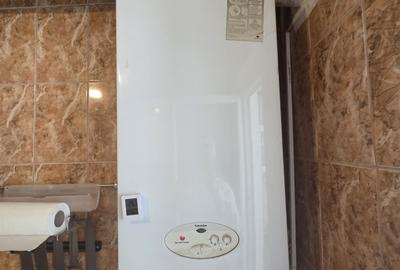 Apartament 3 camere, Decomandat, Piata Alexandru cel Bun - 3
