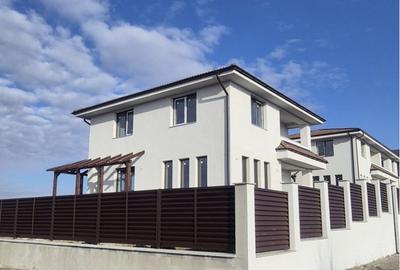 Casă individuală cu 5 camere în Dezmir