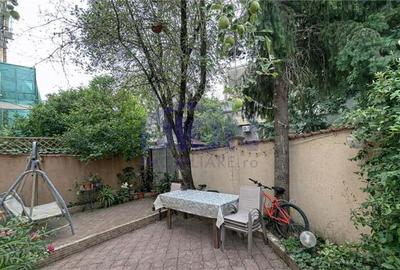 Casă individuală cu 6 camere în Vatra Luminoasă