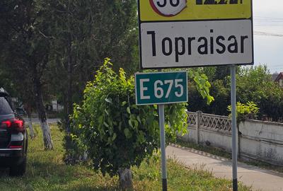 Teren Construcții intravilan de 5465 mp, în Topraisar