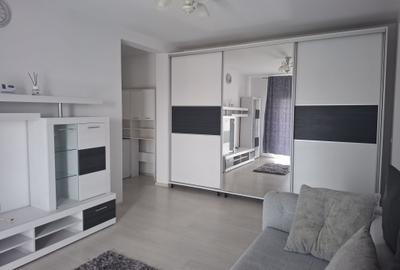 Apartament cu 2 camere semidecomandat în Giroc