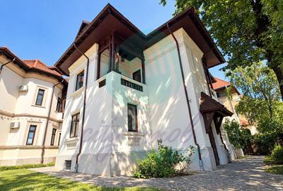 Casă individuală cu 8 camere în Kiseleff