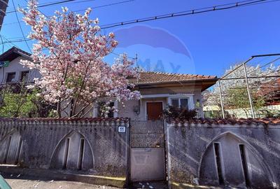 Casă de vanzare cu curte | 4 camere | Zona Gorjului | Teren generos - 1
