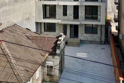 Vila cu potential rezidential sau investitie Faleza Nord 300 m de mare - 13