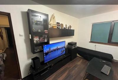 Apartament cu 2 camere decomandat în CET