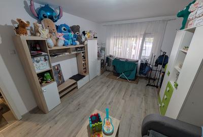 Apartament 3 camere, decomandat, confort 1, zona Soarelui - 2